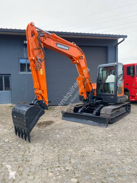Escavadora Doosan DX85R