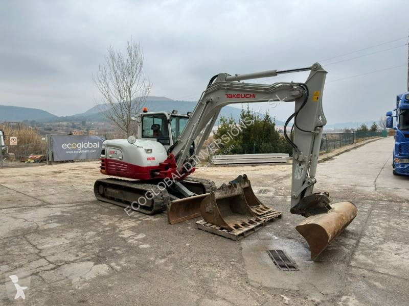 Escavadora Takeuchi *FULL EQUIP*