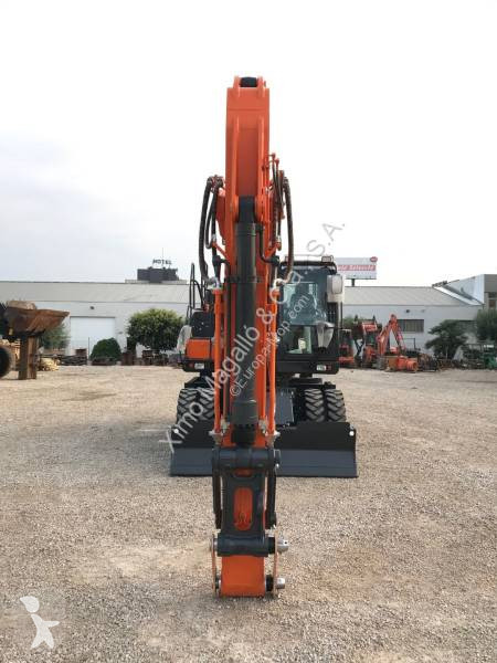 Escavadora Doosan DX210W-7
