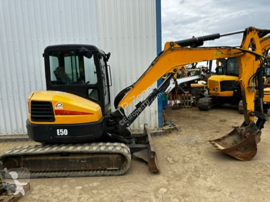 Escavadora Bobcat e50