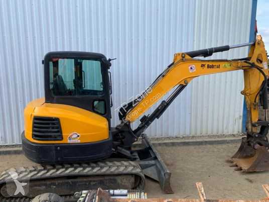 Escavadora Bobcat e50