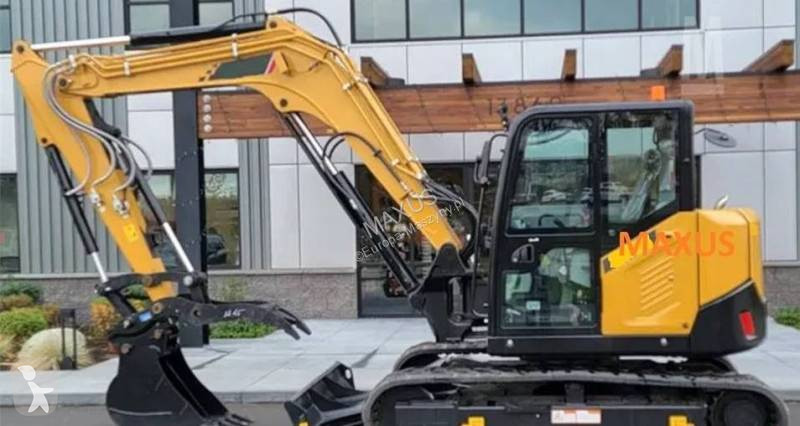 Excavator Komatsu Koparka gąsienicowa MAXUS 9 ton