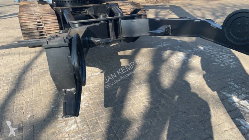 جرافة Komatsu Car Dismantler