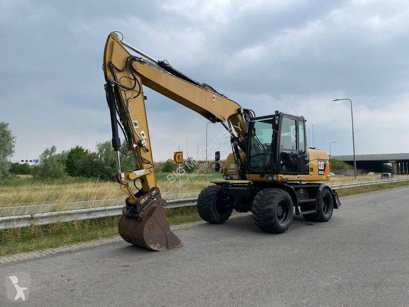 Excavator Caterpillar D - CE