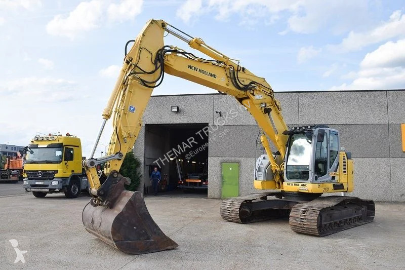 Escavatore New Holland Kobelco E235B SR-LCT
