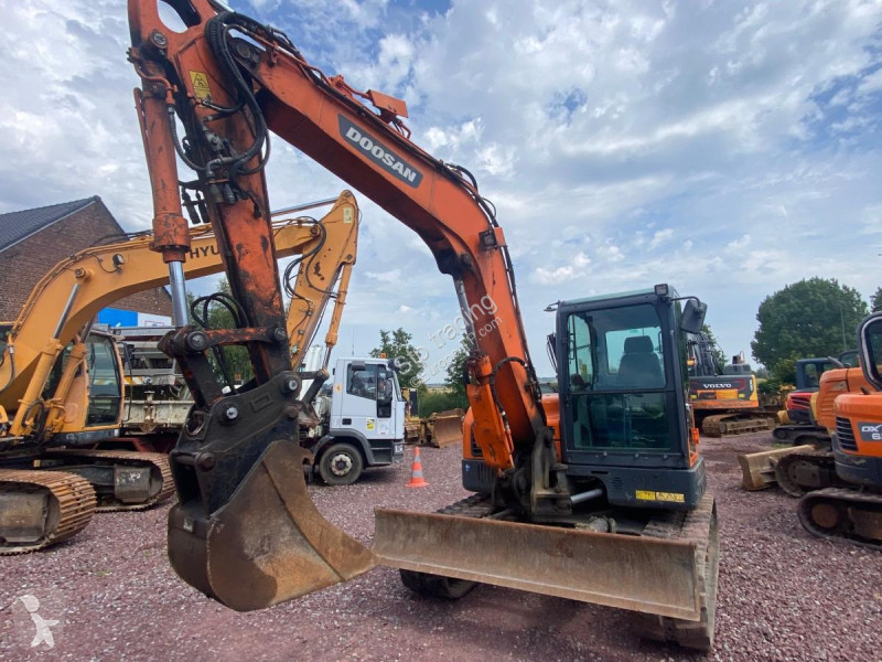 Escavadora Doosan  DX 85R-3