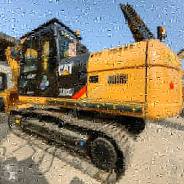 Excavator pe şenile Caterpillar