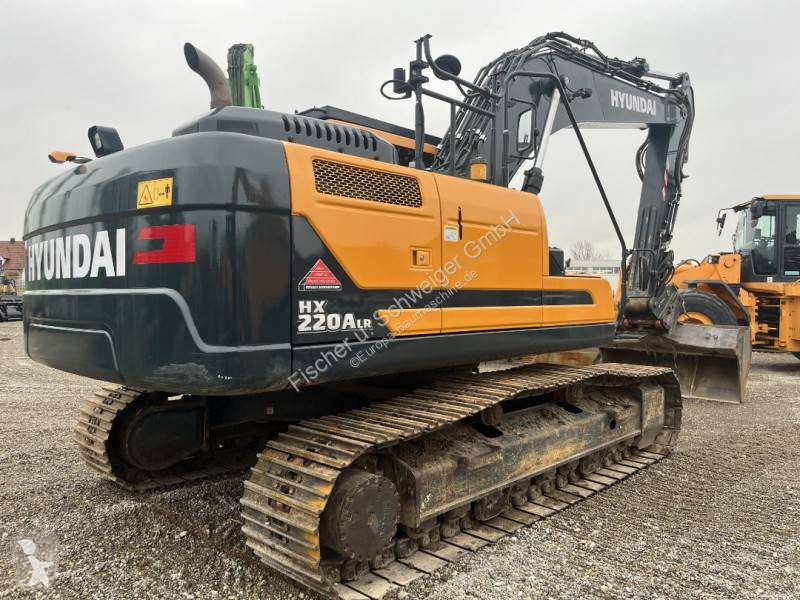 Escavadora Hyundai HX220AL