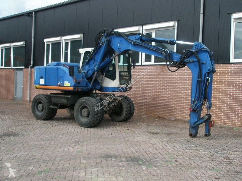Excavator Atlas