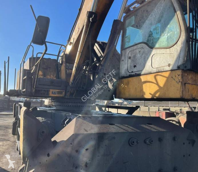 Escavadora Liebherr