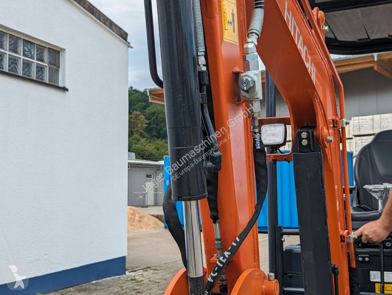 Escavadora Hitachi ZX17 -- Netto:...