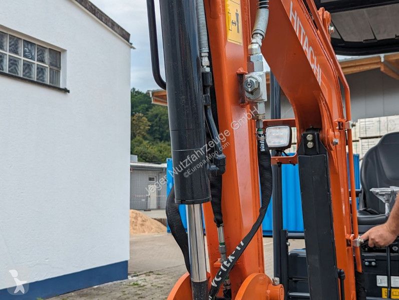 Excavadora Hitachi ZX17 -- Netto:...