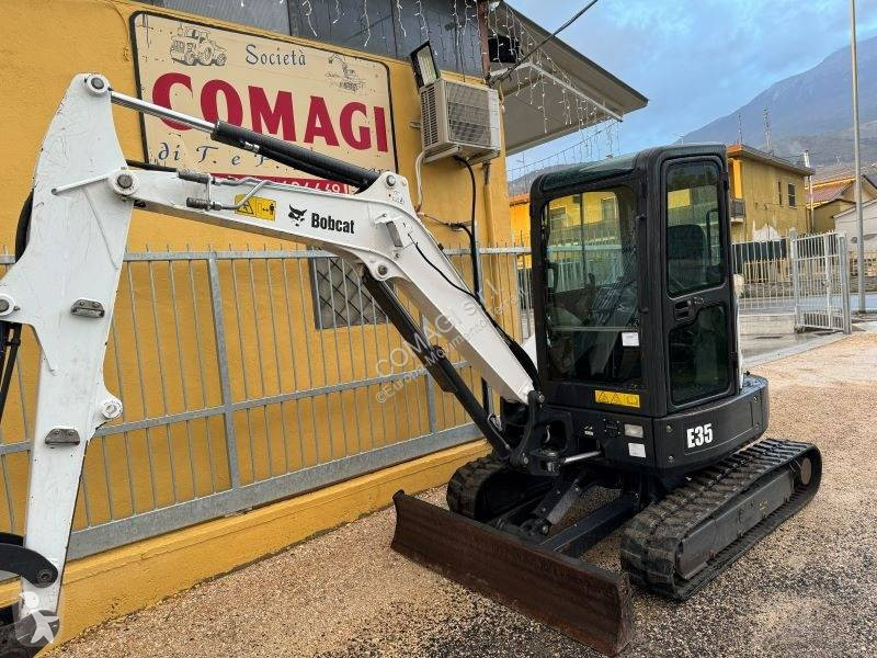 Escavadora Bobcat