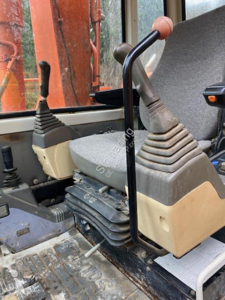 Escavadora Daewoo 75