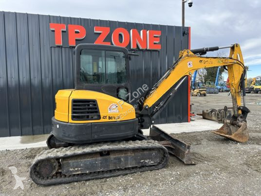 Escavadora Bobcat e50
