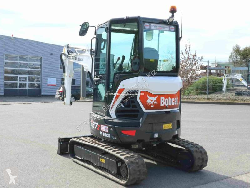 Lopatový nakládač Bobcat E 27 z