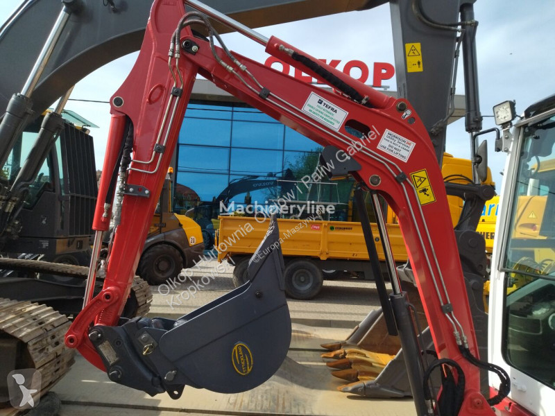 Lopatový nakládač Volvo ECR25D