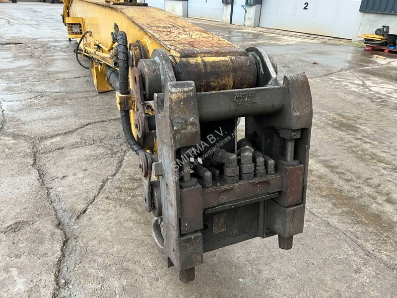 جرافة Caterpillar L UHD - 27m - OilQuick