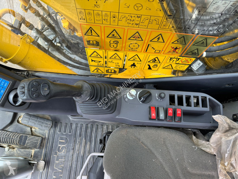 Excavator Komatsu -11