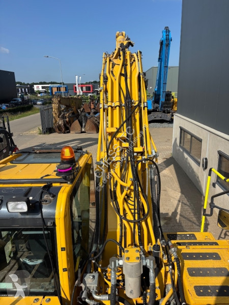 جرافة Komatsu HB 215LC-3 HB 215 - PC 210 - -11
