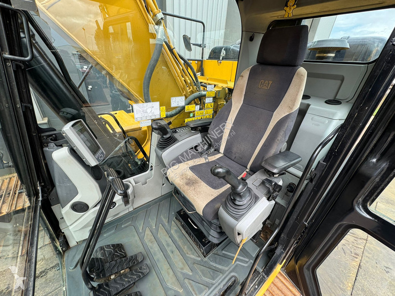 Excavator Caterpillar 320FL incl. 3 x Bucket