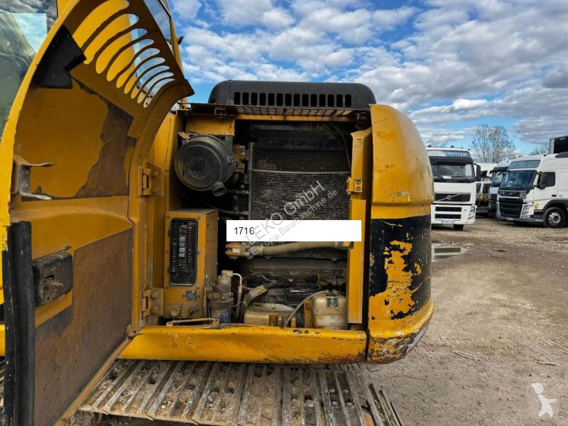 Escavatore Caterpillar C Mit Zwei Löffeln