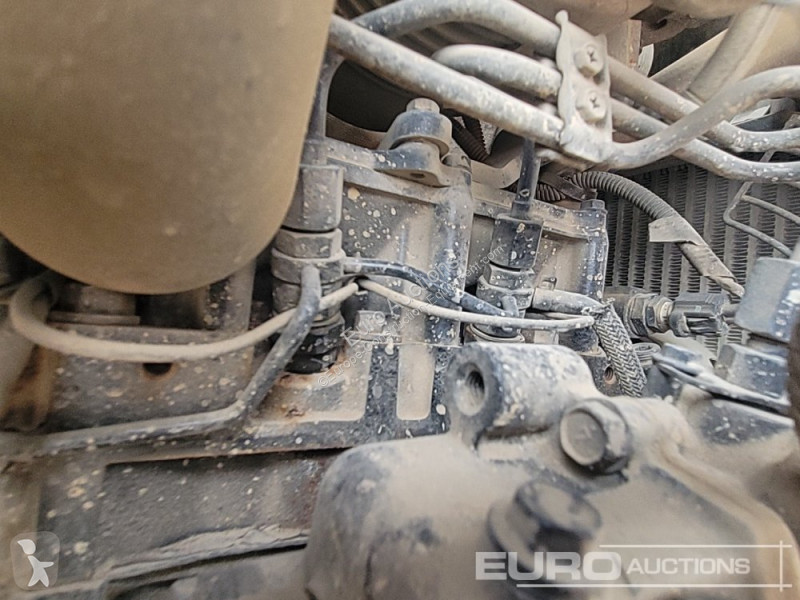 جرافة Takeuchi TB216