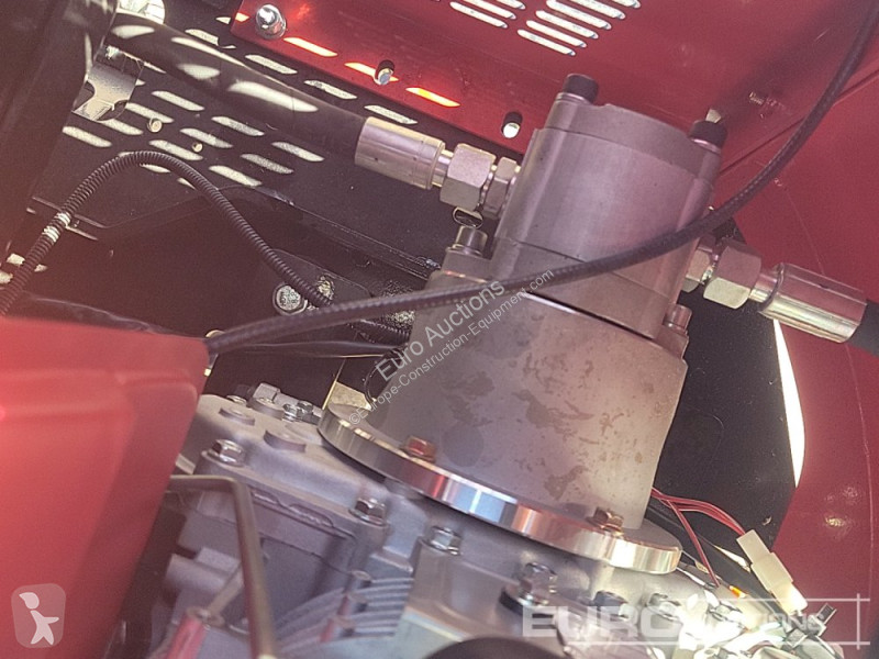 Escavadora JPC HT12
