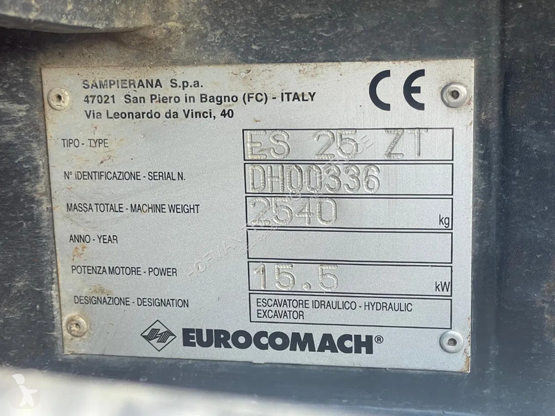 Escavadora Eurocomach ES25ZT