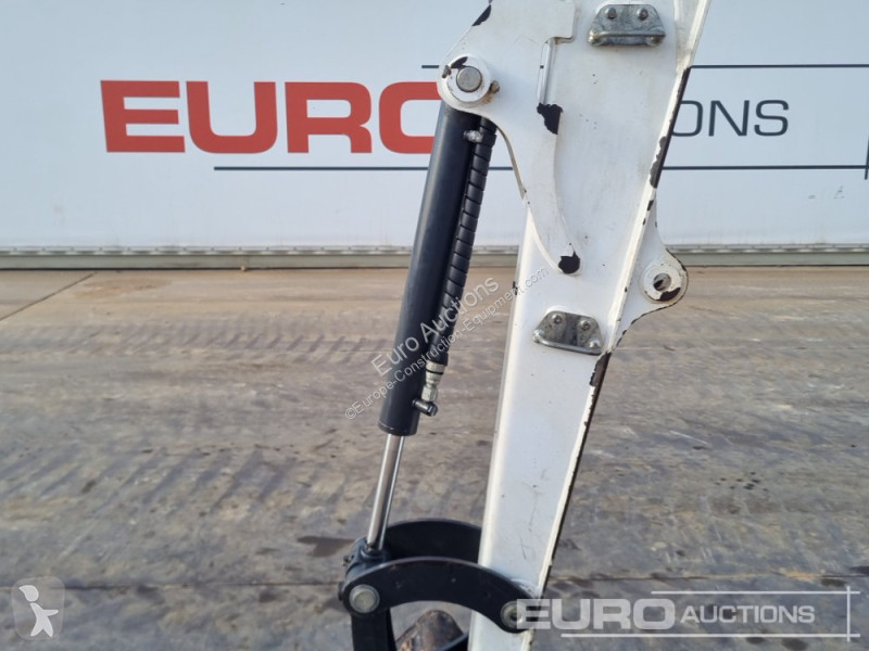 جرافة Bobcat E27Z