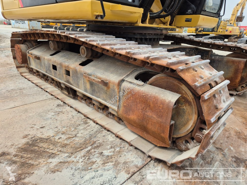 Escavatore Caterpillar 2