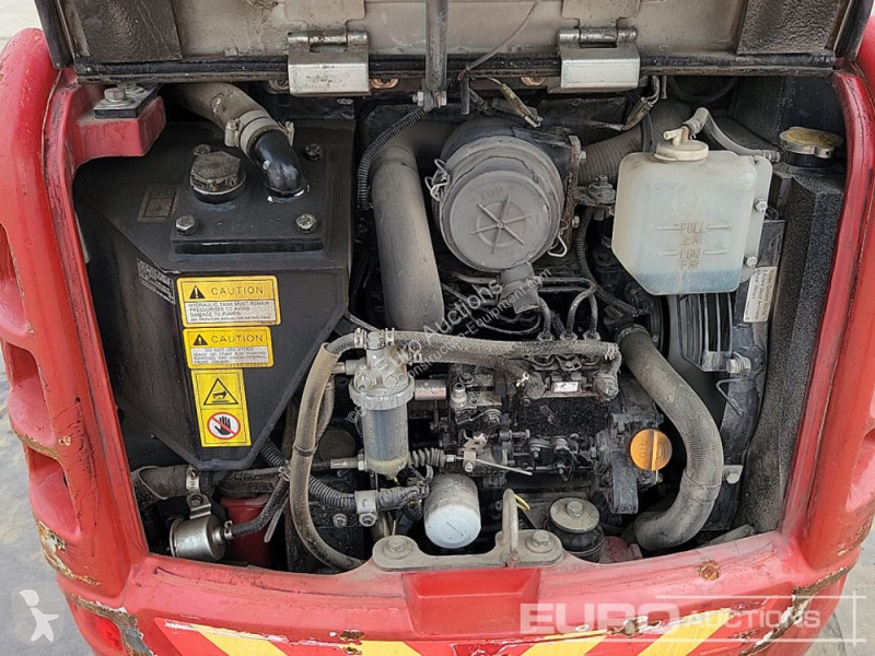 Escavadora Takeuchi TB216
