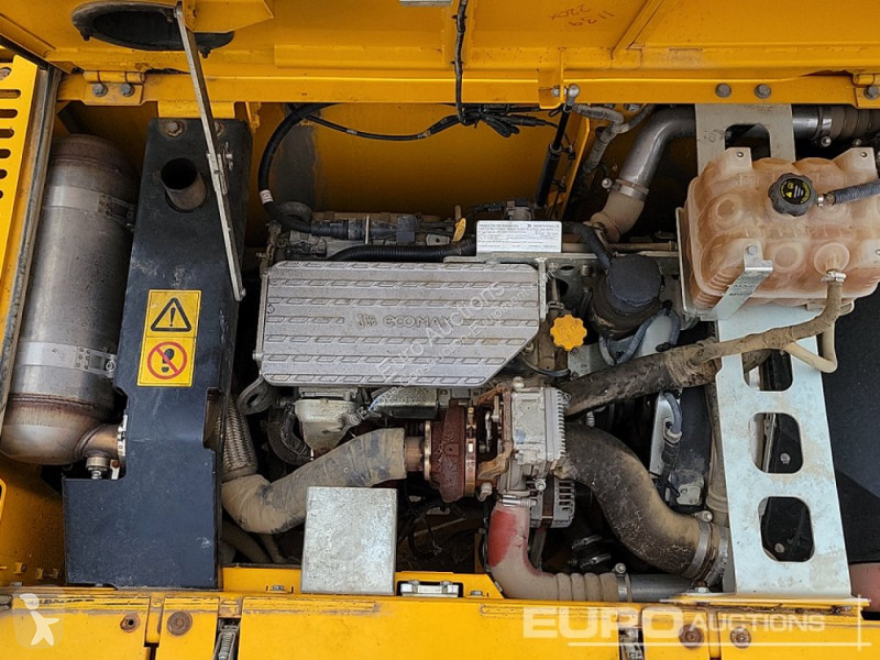 جرافة JCB 220XLC