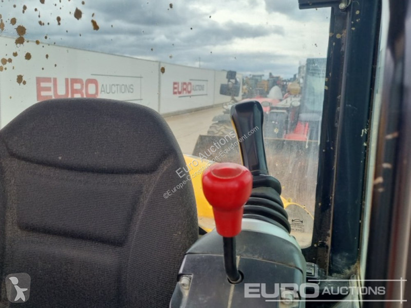 جرافة JCB 8026 CTS