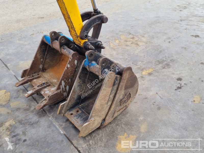 Lopatový nakládač JCB