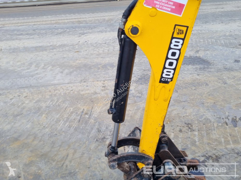 Lopatový nakládač JCB
