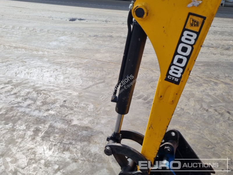Lopatový nakládač JCB