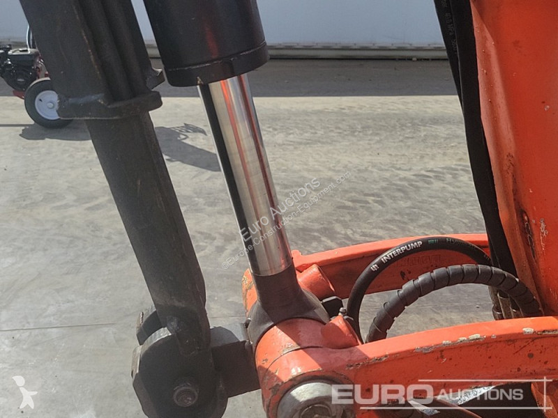 Lopatový nakládač Kubota U36-4