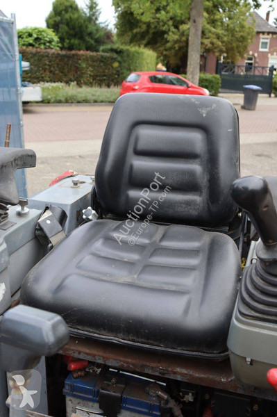 جرافة Takeuchi TB216