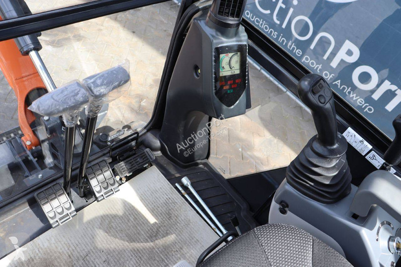 Excavator Hitachi ZX19-6 CR