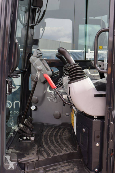 Escavadora Hitachi ZX33U-6 CLR
