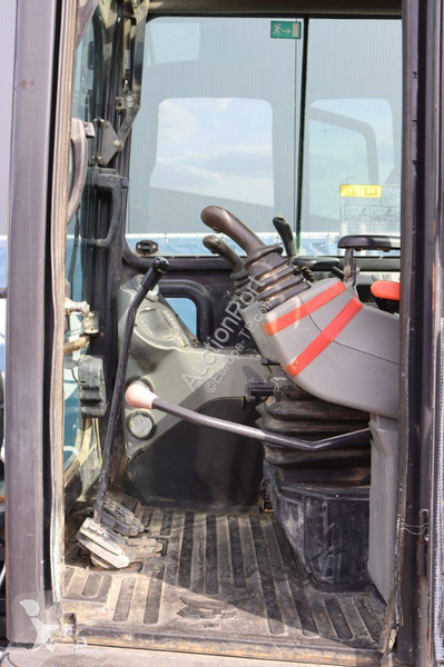 جرافة Bobcat E55