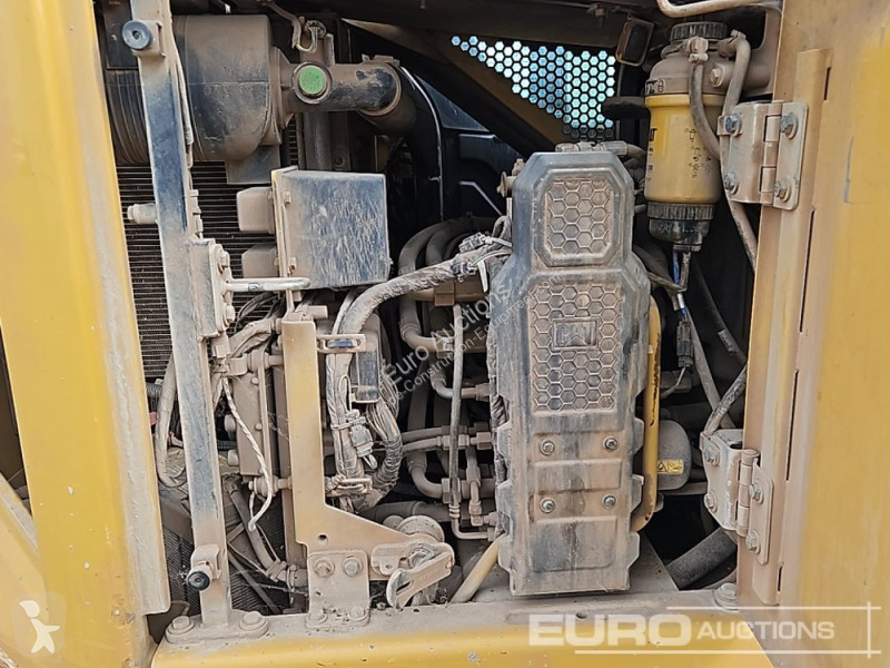 Escavatore Caterpillar R