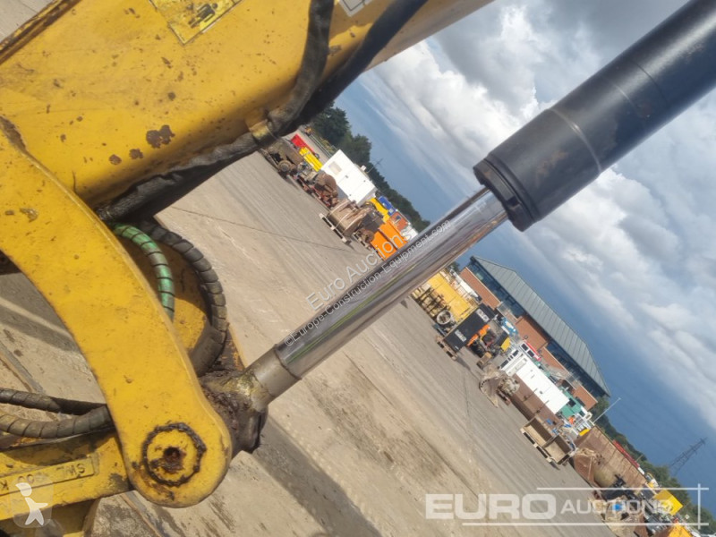 Excavator Caterpillar R