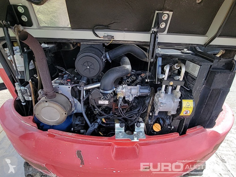 Escavadora Takeuchi TB240