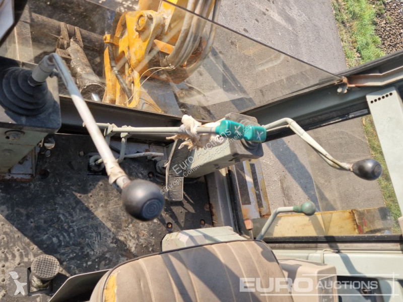 Escavadora Takeuchi