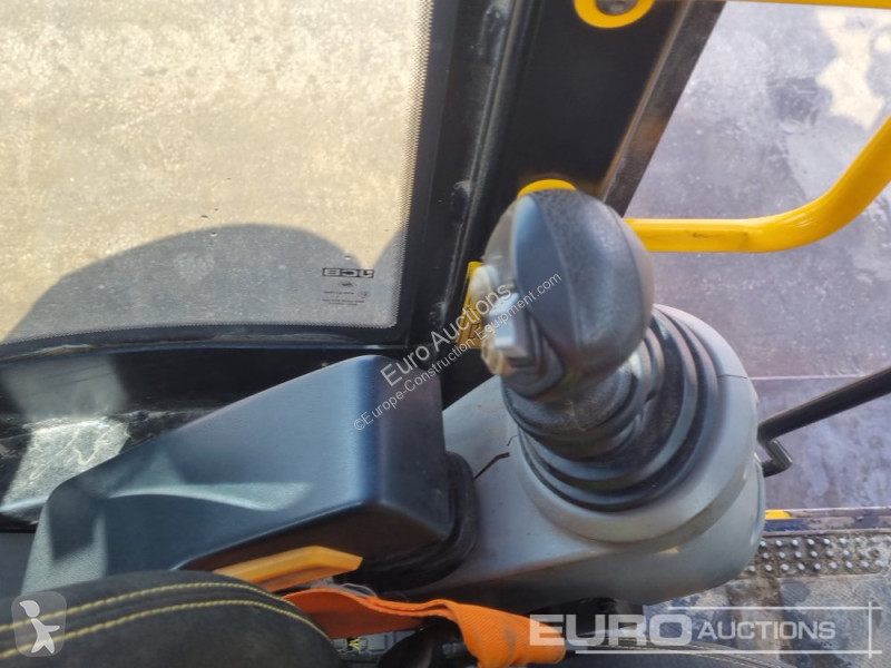 جرافة JCB HD110WT