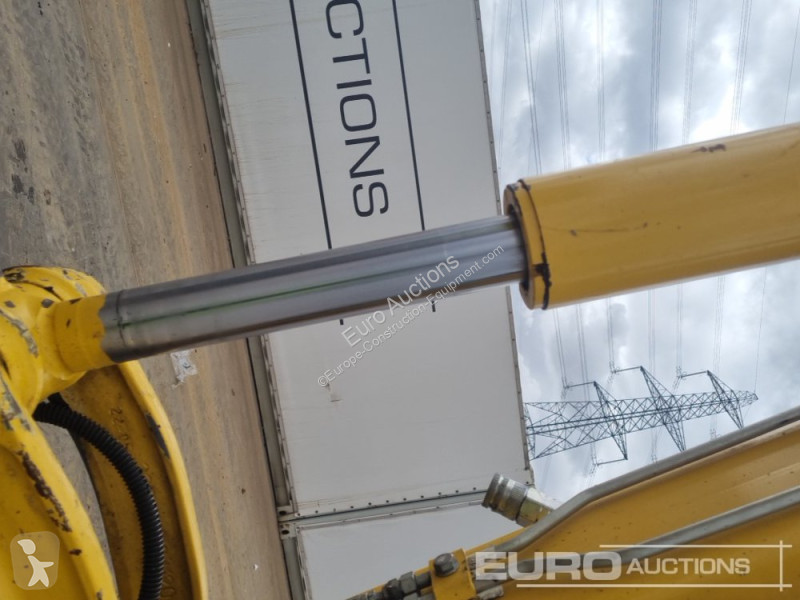 Escavadora Komatsu PC80MR-5