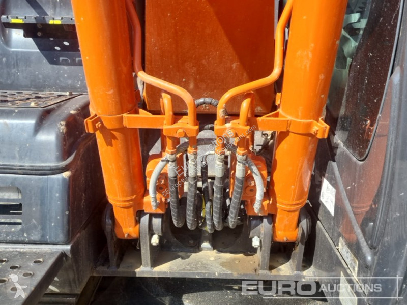 Excavadora Hitachi -7