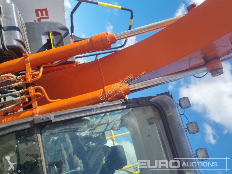 Excavadora Hitachi -7